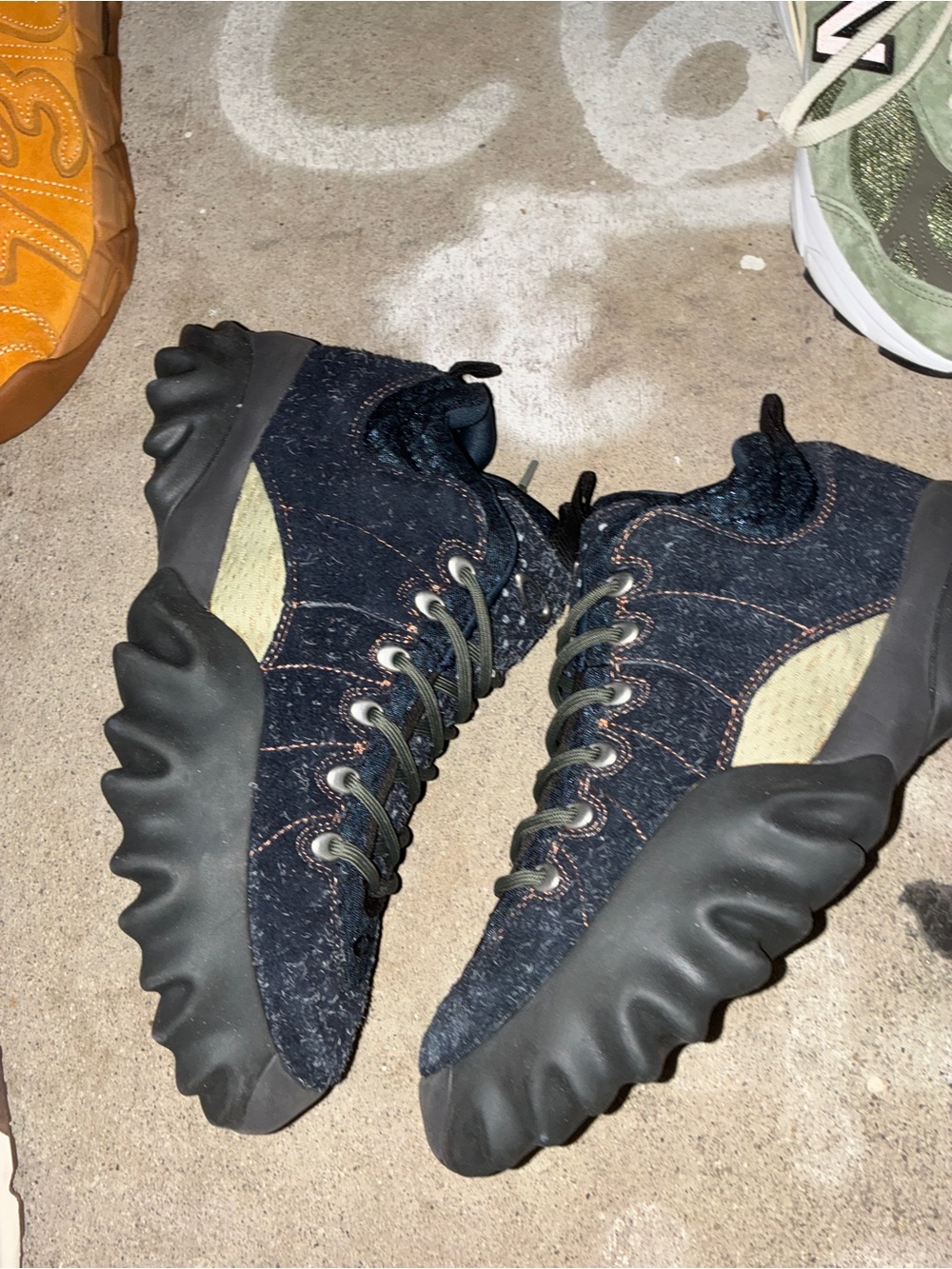 Men's Casual Knit Lace-Up Sneakers in Black and Olive